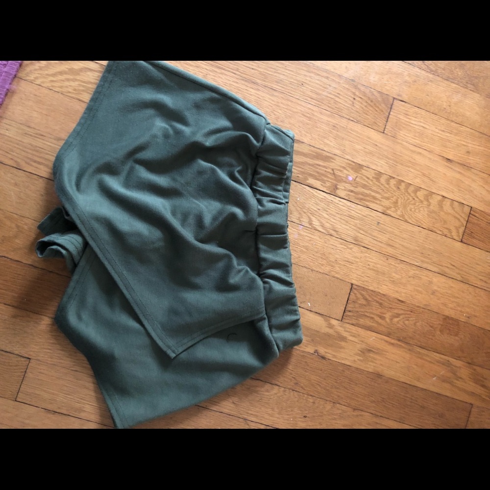 Army green boohoo skort